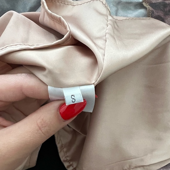 LILY MAXI DRESS - Picture 7 of 7